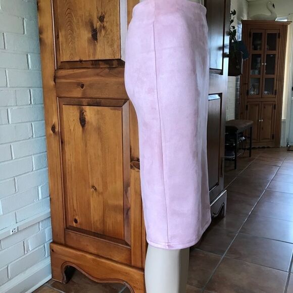 SUEDE mini pencil skirt pink Barbie core gorpcore size Medium NWOT - Picture 8 of 9